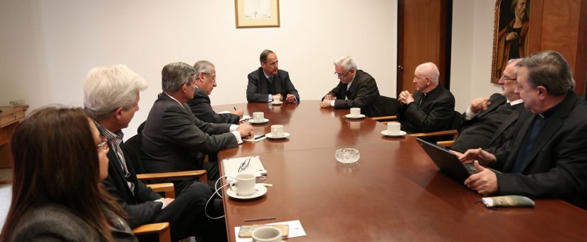 Obispos y miembros de la CCN se reúnen con equipo negociador del Gobierno para diálogos con el ELN